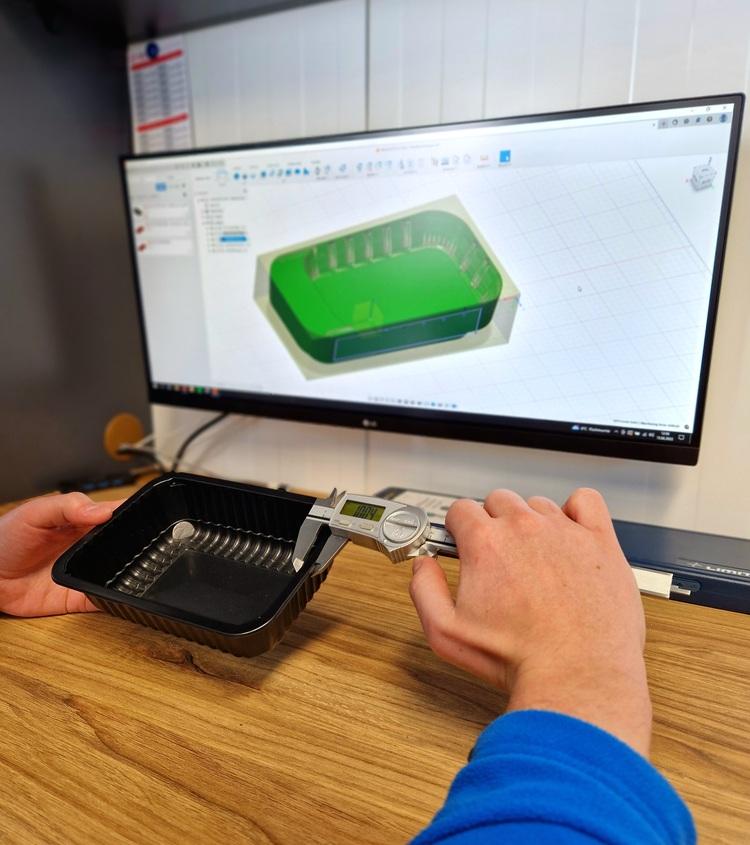 Produkcja części zamiennych do maszyn rolowych